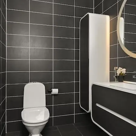 Kotimaailma - Upea Kolmen Makuuhuoneen Paritalo Suutarilassa 아파트 *