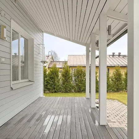 Kotimaailma - Upea Kolmen Makuuhuoneen Paritalo Suutarilassa Huoneisto Helsinki