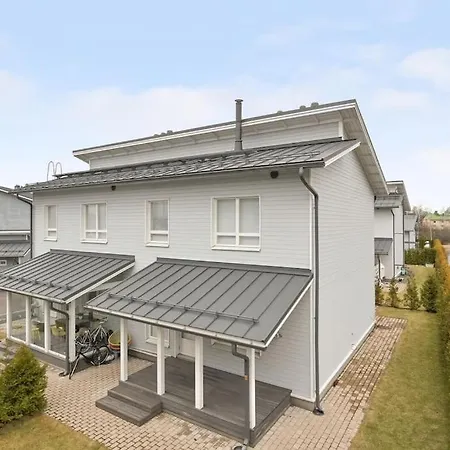 Appartement Kotimaailma - Upea Kolmen Makuuhuoneen Paritalo Suutarilassa *